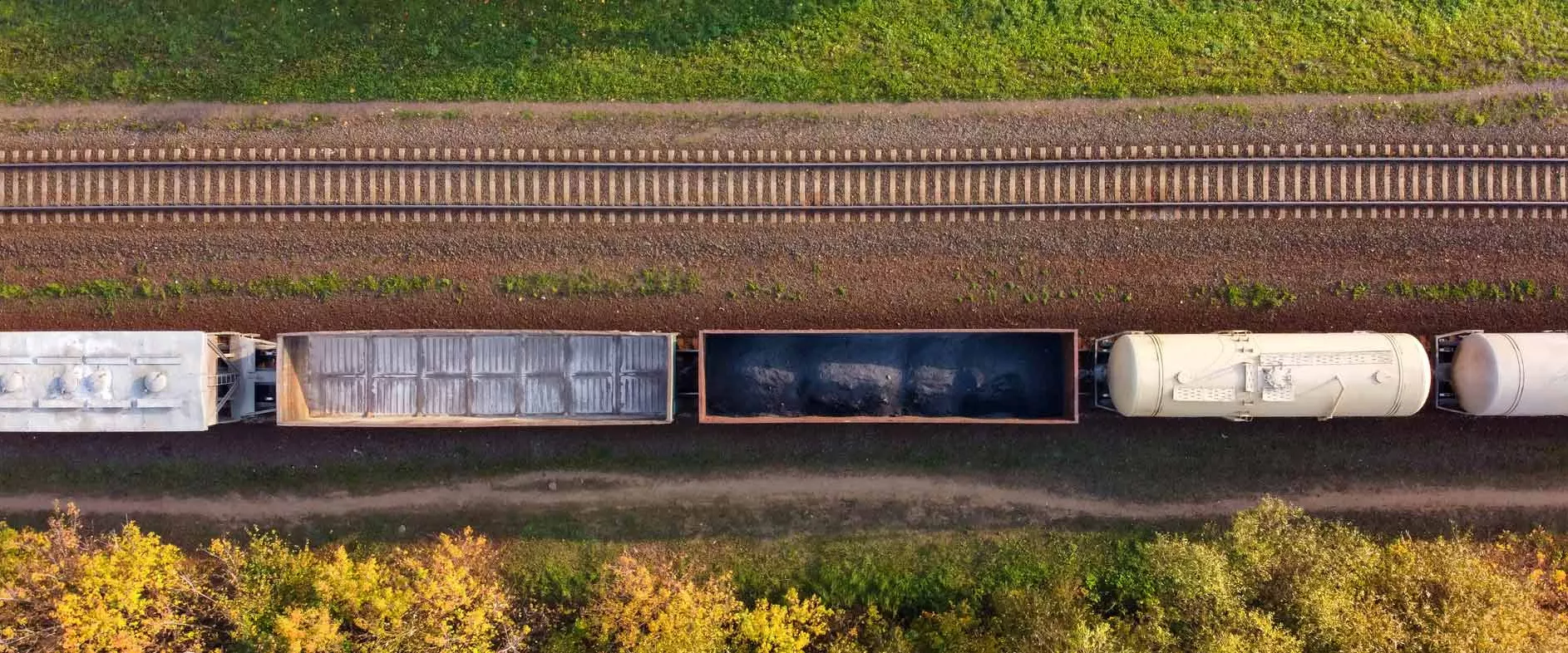 Vue aérienne d'un train Fret SNCF