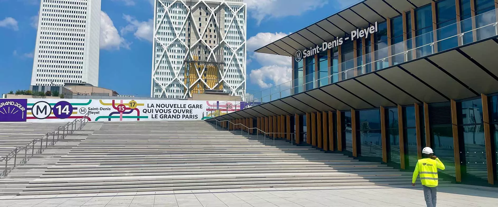 Parvis gare de Pleyel