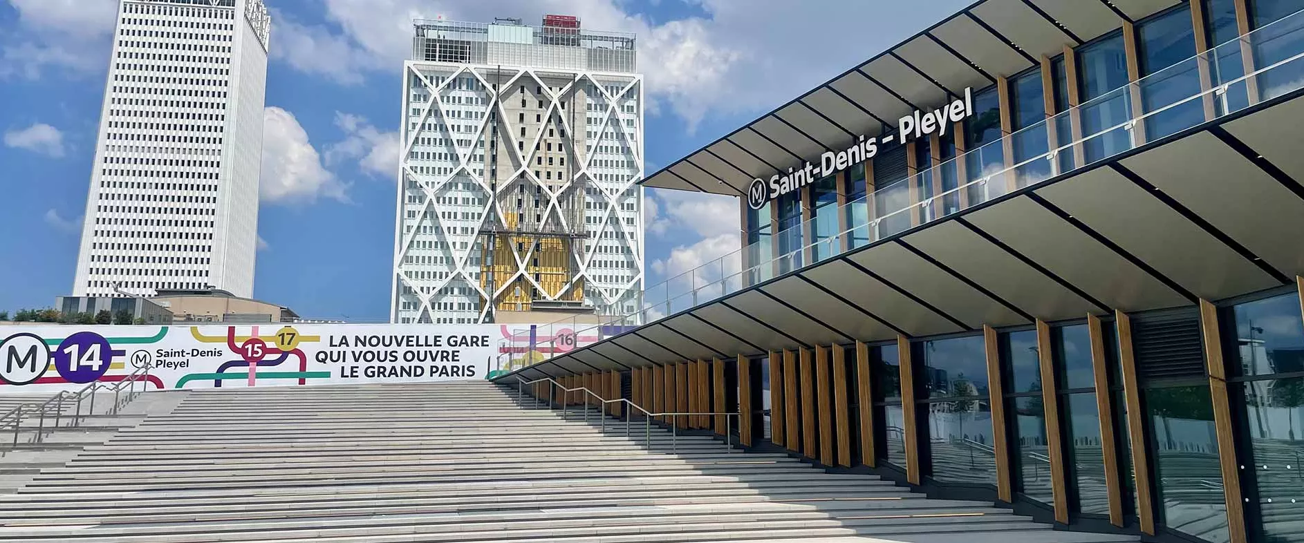 Parvis gare de Pleyel