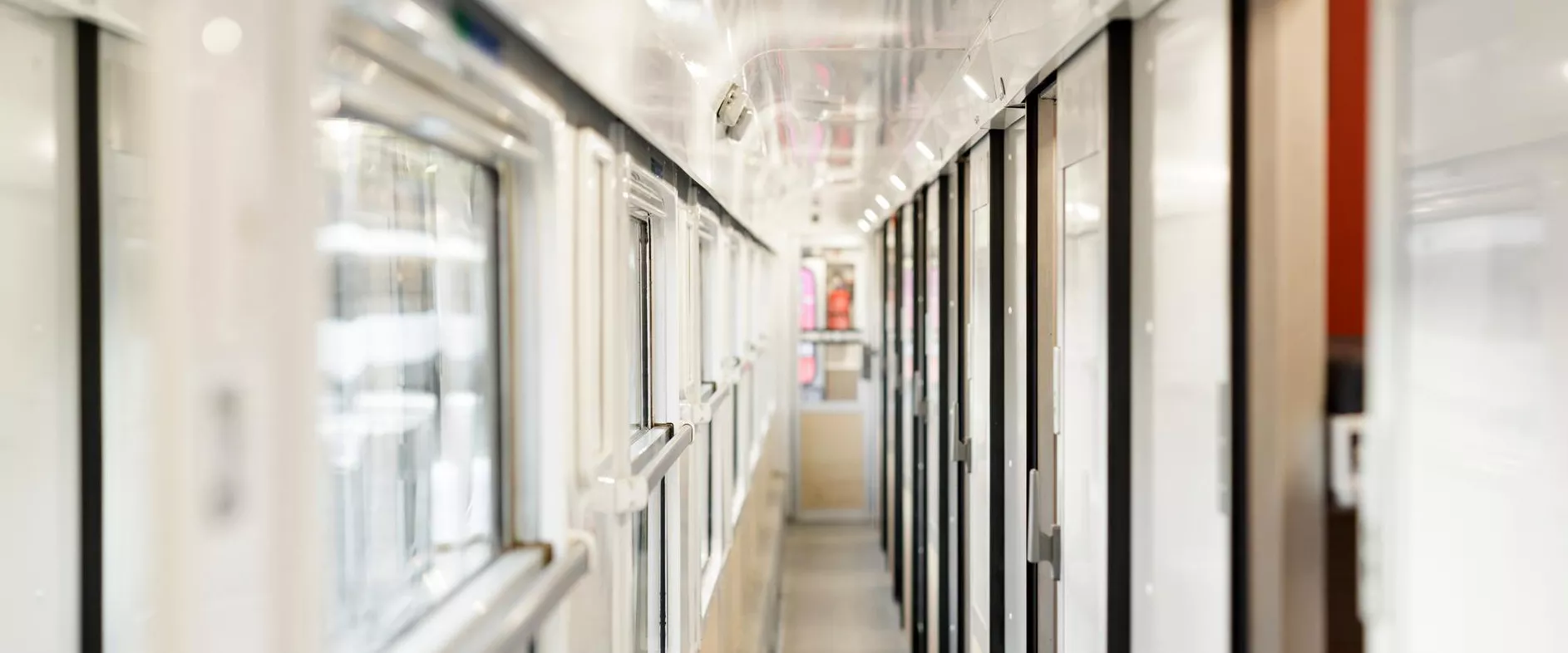 Intérieur couloir d'un Intercités