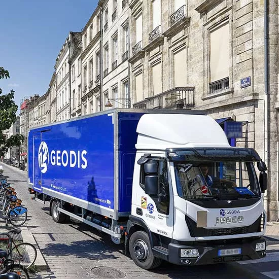 Camion GEODIS en centre-ville