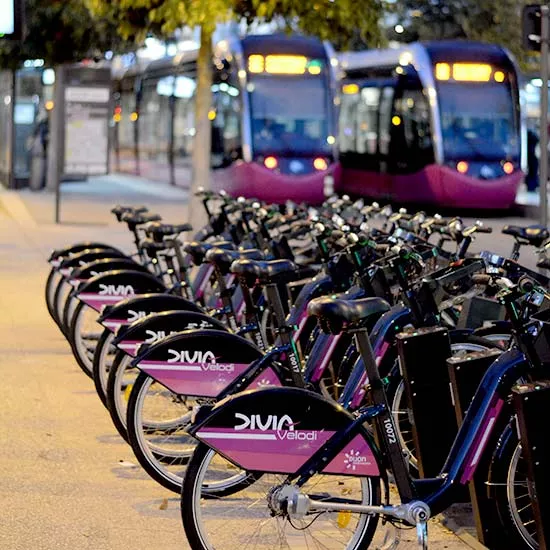Vélo et tram Keolis à Dijon