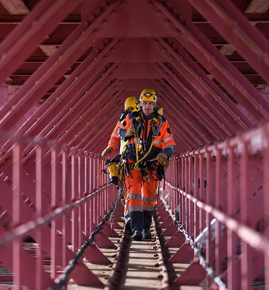 Travaux SNCF Réseau exceptionnels : agents sur un viaduc