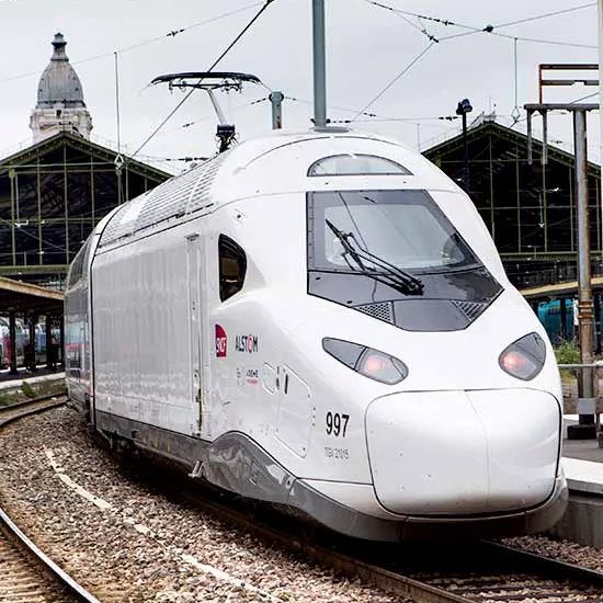 TGV M au départ de la gare
