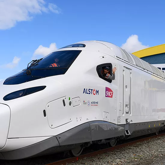 TGV M sortant de technicentre