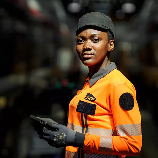Agente SNCF Réseau en formation en technicentre