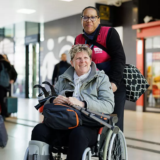 SNCF Assistance en aide à une personne à mobilité réduite