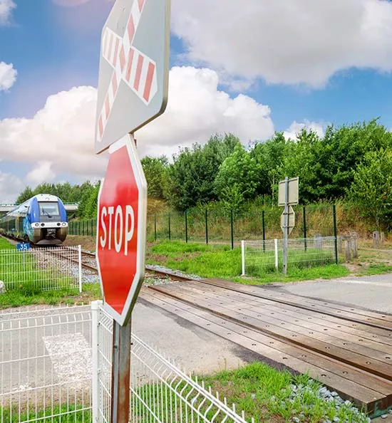 Passage à niveau aux abords de voies