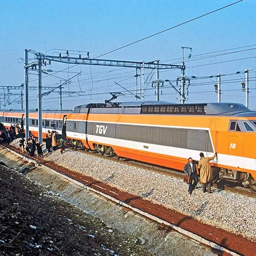 Inauguration de la première ligne de train grande vitesse en 1981