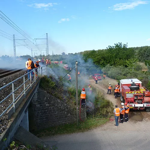 Prévention incendie : brûlage de talus près des voies ferrées