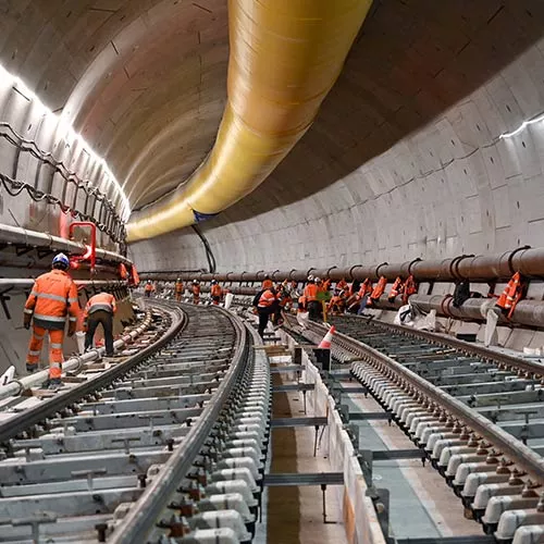 Tunnelier en construction RER E