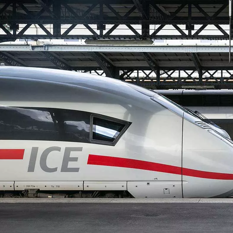 TGV ICE et TGV INOUI à quai