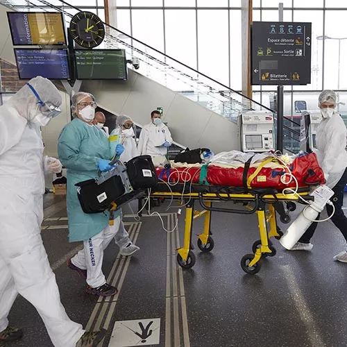 Evacuation de malades en gare