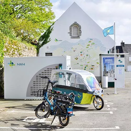Les Stations rurales des mobilités : triporteur et vélo électrique