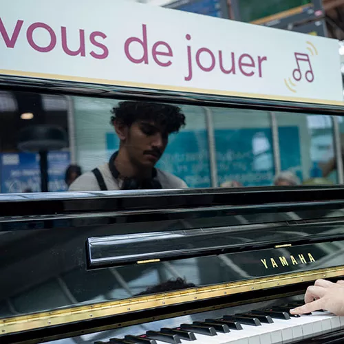 Piano en gare
